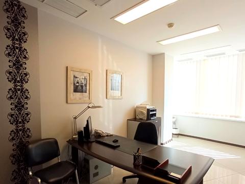 комерційна за адресою Королеви Єлизавети ІІ вул. (Глинки), 2