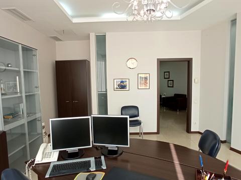 комерційна за адресою Королеви Єлизавети ІІ вул. (Глинки), 2