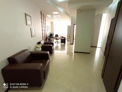 комерційна за адресою Королеви Єлизавети ІІ вул. (Глинки), 2