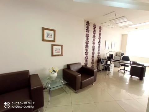 комерційна за адресою Королеви Єлизавети ІІ вул. (Глинки), 2