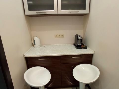 комерційна за адресою Королеви Єлизавети ІІ вул. (Глинки), 2