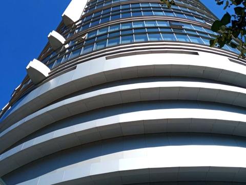 комерційна за адресою Королеви Єлизавети ІІ вул. (Глинки), 2