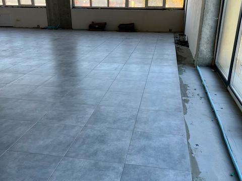 коммерческая по адресу Романа Шухевича ул., 1