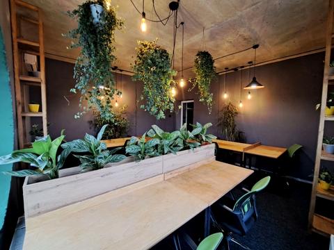 комерційна за адресою Кловський узвіз, 7