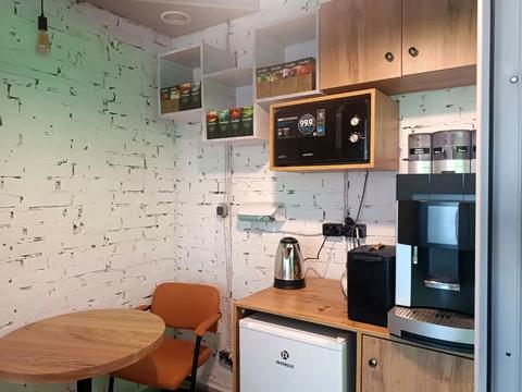 комерційна за адресою Кловський узвіз, 7