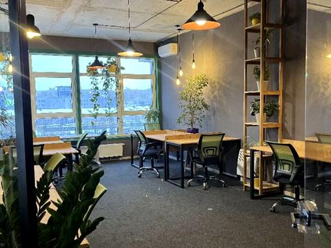 комерційна за адресою Кловський узвіз, 7