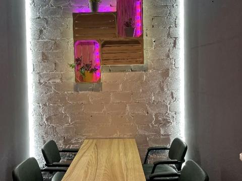 комерційна за адресою Кловський узвіз, 7