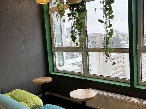 комерційна за адресою Кловський узвіз, 7