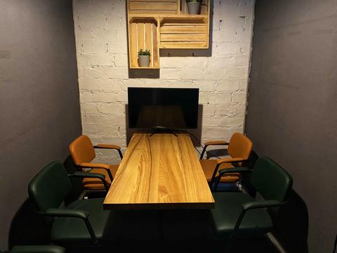 комерційна за адресою Кловський узвіз, 7