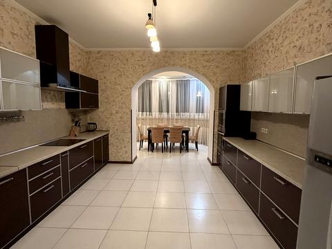 квартира за адресою Володимира Івасюка просп. (Героїв Сталінграду), 4