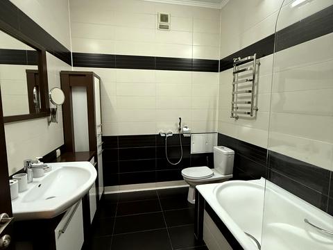 квартира за адресою Володимира Івасюка просп. (Героїв Сталінграду), 4