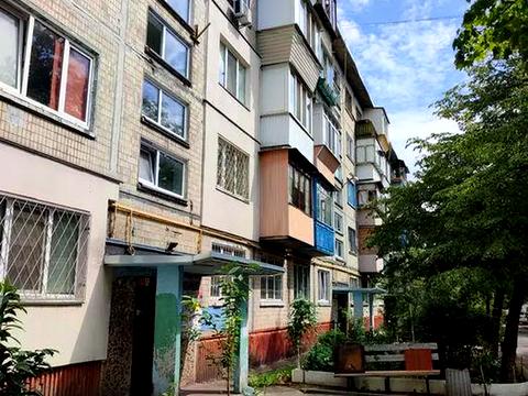 квартира за адресою Київ, Ірини Бекешкіної вул. (Генерала Карбишева), 8