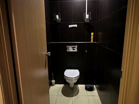 коммерческая по адресу Дмитрия Яворницкого просп. (Карла Маркса), 27-А