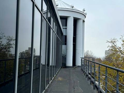 комерційна за адресою Дмитра Яворницького просп. (Карла Маркса), 27-А