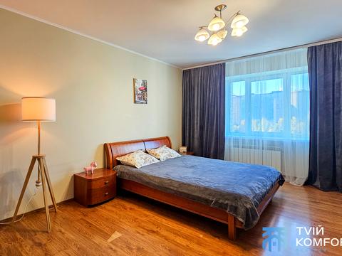 квартира за адресою Ревуцького вул., 5