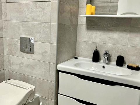 квартира за адресою Полковника Гуляєва просп. (Маршала Жукова), 111