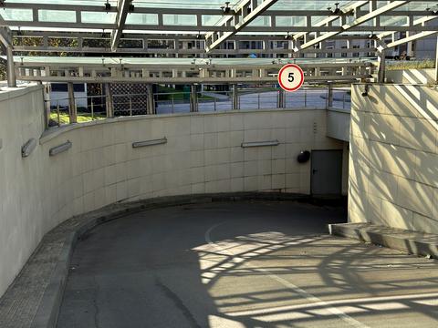 паркомісце за адресою Іоанна Павла II вул. (Патріса Лумумби), 6/1