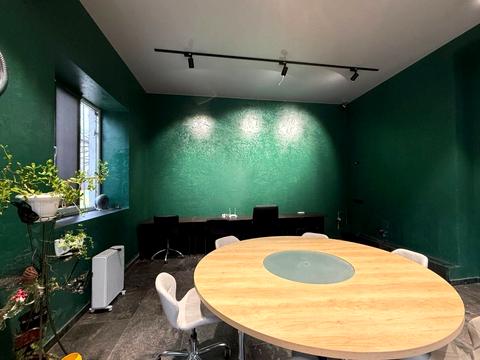 комерційна за адресою Гайдамацька вул., 17-Б