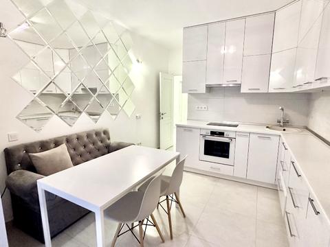 квартира за адресою Князя Романа Мстиславича вул. (Генерала Жмаченка), 28-Б