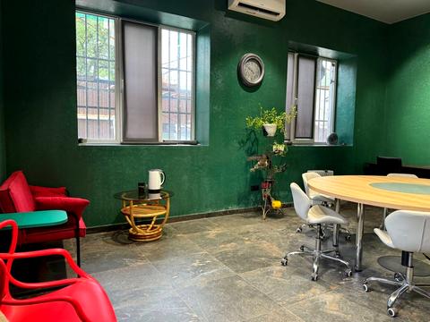 комерційна за адресою Гайдамацька вул., 17-Б