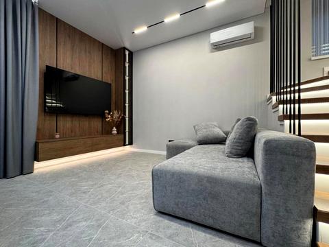 будинок за адресою Закарпатська вул., 4