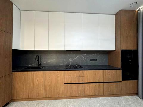 будинок за адресою Закарпатська вул., 4