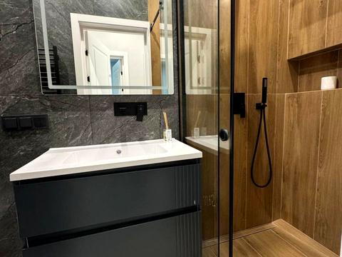 будинок за адресою Закарпатська вул., 4