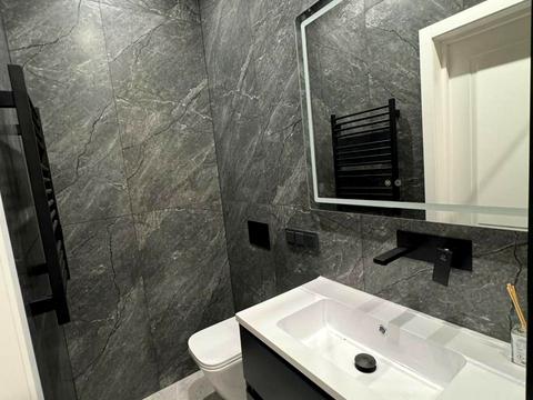 будинок за адресою Закарпатська вул., 4