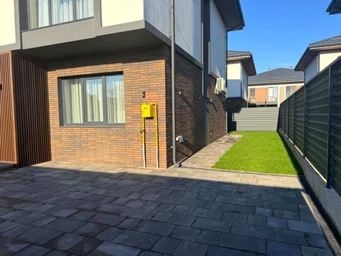 будинок за адресою Закарпатська вул., 4