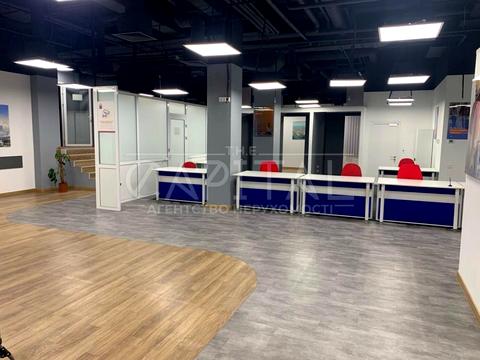 коммерческая по адресу Вацлава Гавела бульв. (Івана Лепсе), 6