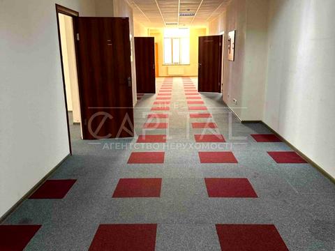 комерційна за адресою Празька вул., 6