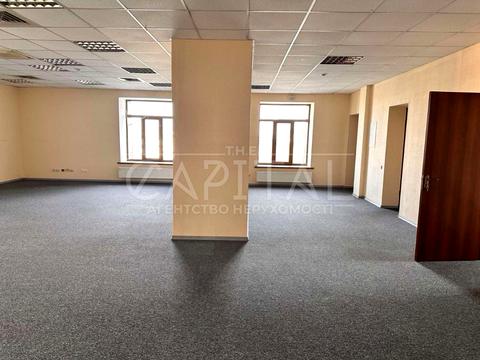 комерційна за адресою Празька вул., 6