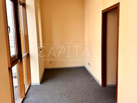 комерційна за адресою Празька вул., 6