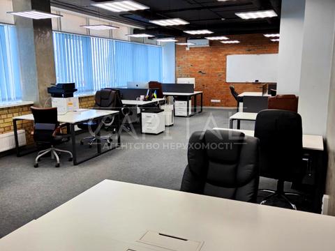 комерційна за адресою Олександра Мишуги вул., 10