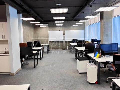 комерційна за адресою Олександра Мишуги вул., 10