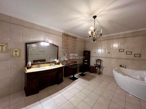 будинок за адресою Лугова