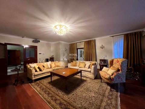 будинок за адресою Лугова