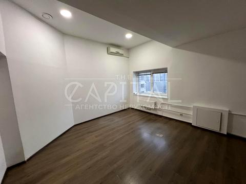 комерційна за адресою Антоновича вул. (Горького), 103-А