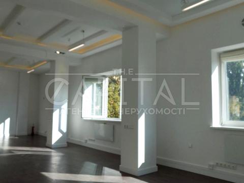 комерційна за адресою Василя Тютюнника вул. (Анрі Барбюса), 5-А