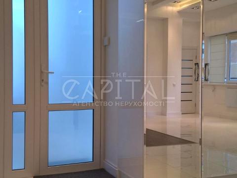 комерційна за адресою Василя Тютюнника вул. (Анрі Барбюса), 5-А