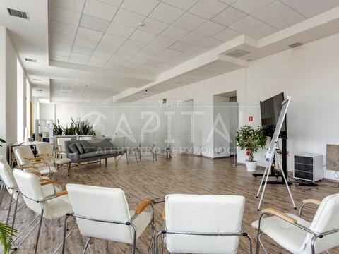 комерційна за адресою Контрактова пл., 10-А