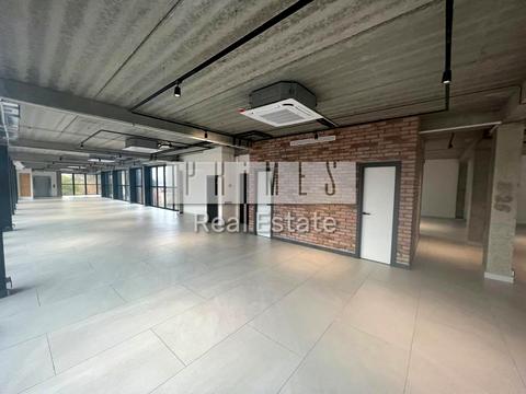 комерційна за адресою вул. Нижньоюрківська, 39