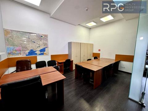 коммерческая по адресу Николая Михновского бульв. (Дружбы Народов), 13