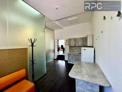 коммерческая по адресу Николая Михновского бульв. (Дружбы Народов), 13