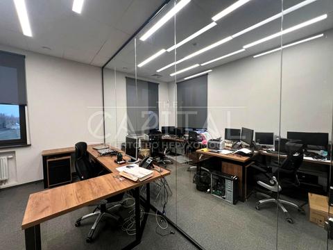 комерційна за адресою Волинська вул., 67