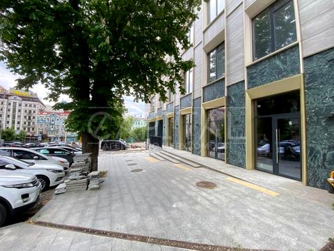 комерційна за адресою Володимирська вул., 86-А