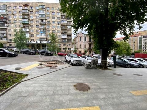 комерційна за адресою Володимирська вул., 86-А