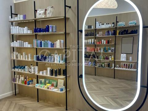 комерційна за адресою Володимирська вул., 86-А