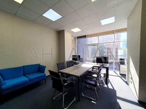 комерційна за адресою Євгена Коновальця вул. (Щорса), 36Д