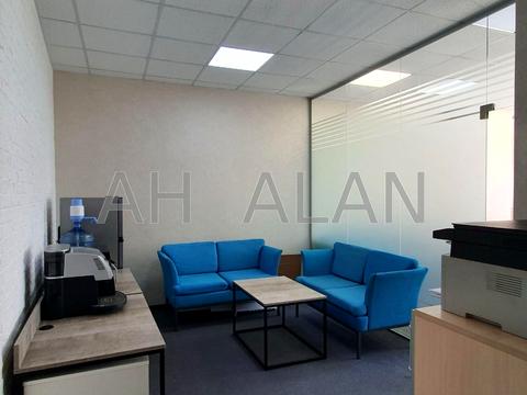 комерційна за адресою Євгена Коновальця вул. (Щорса), 36Д